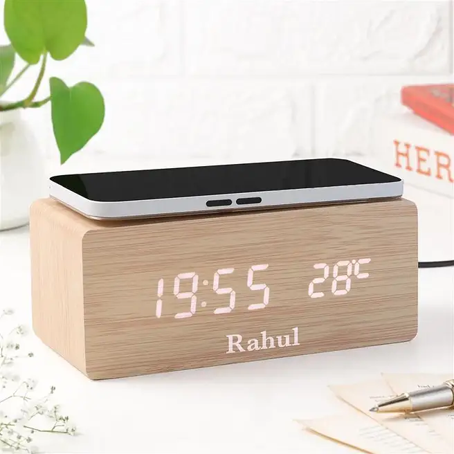 personalised-bamboo-wireless-charger-clock_1